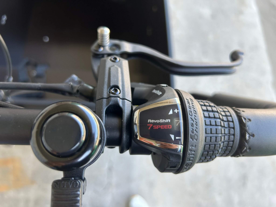 UMC El lådcykel med mittmotor